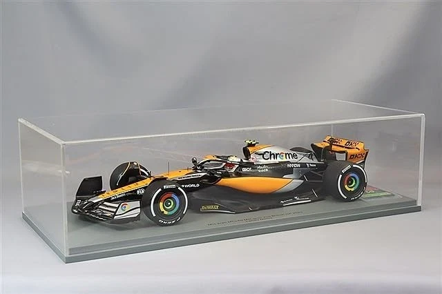 Spark McLaren MCL60 #4 2nd British GP 2023 Lando Norris w/Pit Board 1:18 - Image 2 of 4