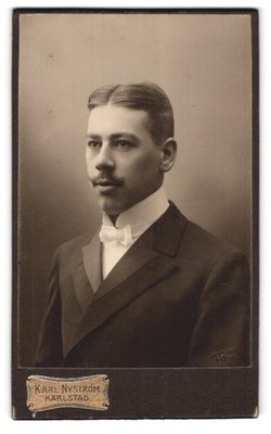 Fotografie Karl Nyström, Karlstad, Klara No. 4, Albin Nordmaker im Porträt 