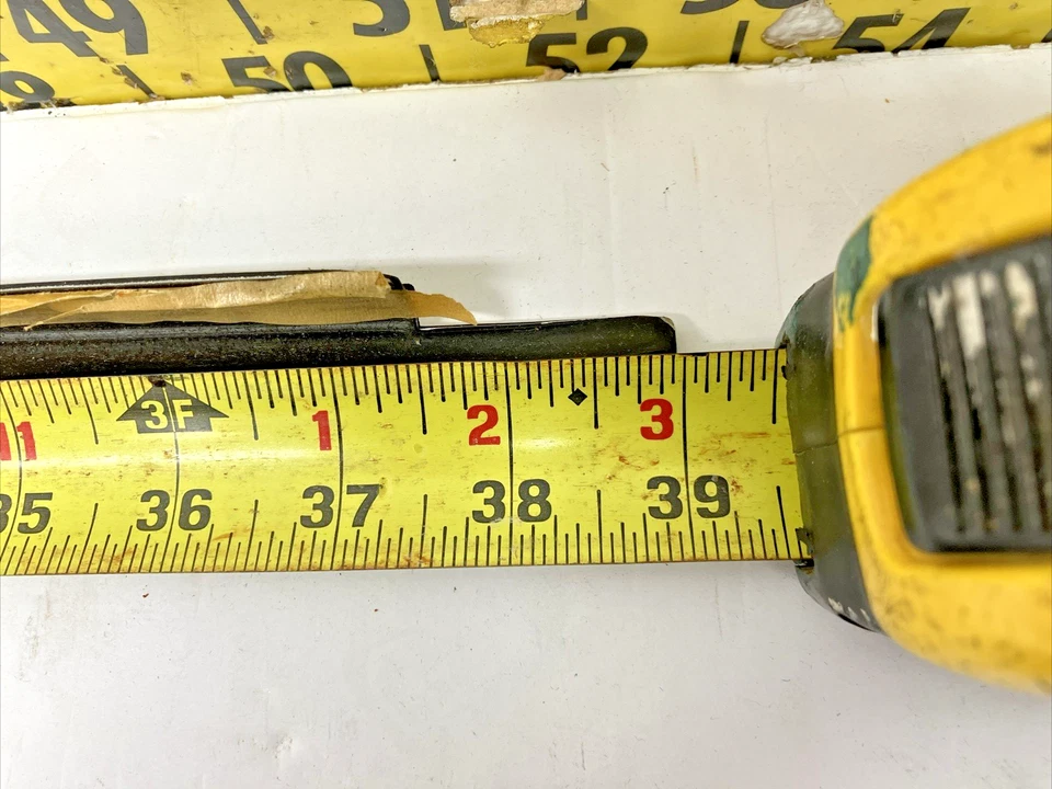 New OEM GM LH Outer Frnt Weather Strip 20094511 1980-85 Chevy Caprice 4DR (Bin82 - Image 3 of 4