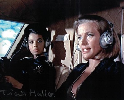 TRICIA MULLER - Sydney in - James Bond Goldfinger - handsigniertes 10 x 8 Foto