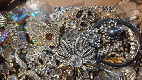 2 Lb Costume Jewelry VTG Modern Craft Junk Lot Rhinestones Untested Lot 46