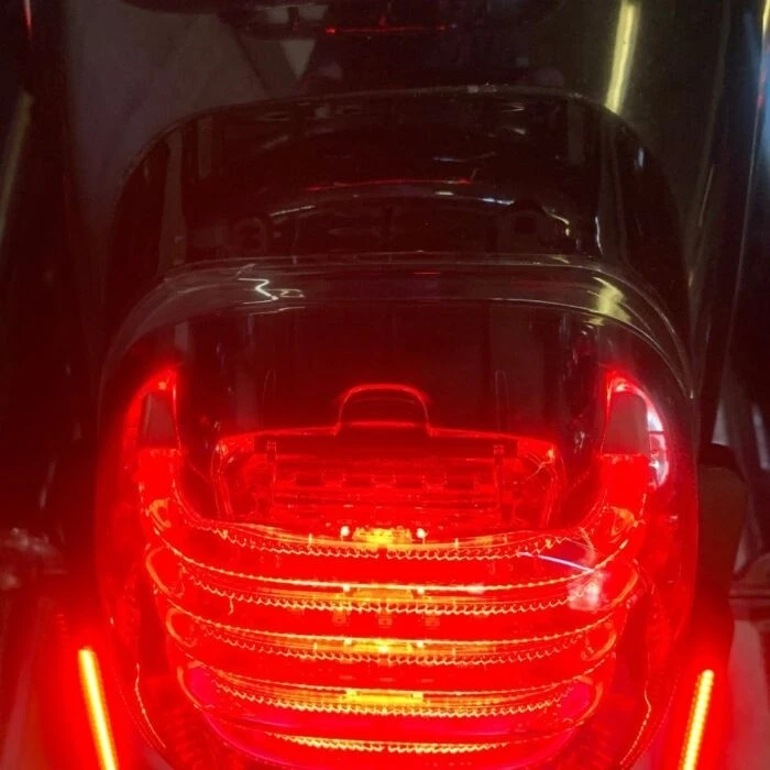 Placa base luz trasera negra Custom Dynamics Harley 99-Earlier OE Rpl 68048-93B Foto 4 de 4