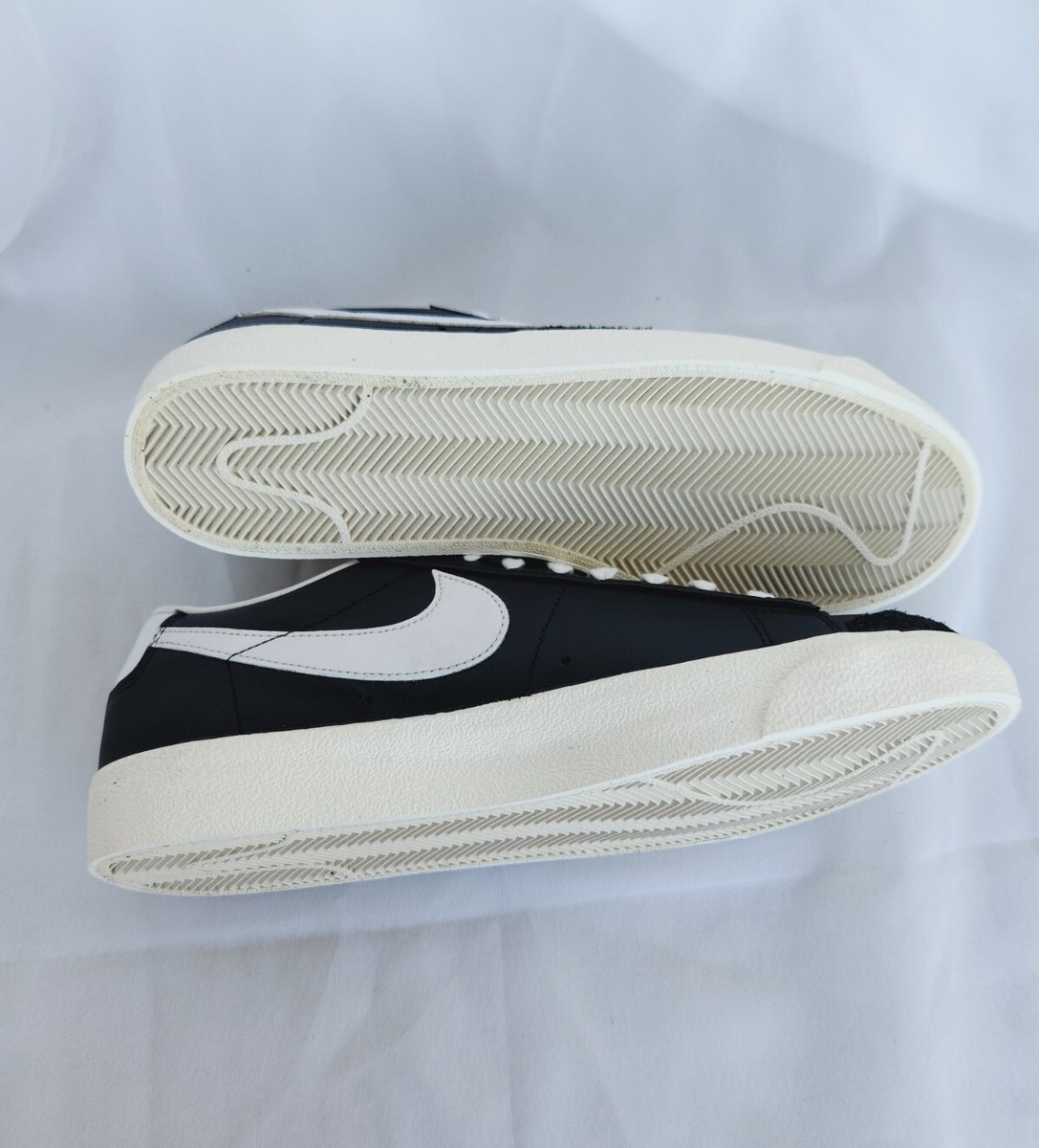 11.5 MEN'S NIKE BLAZER LOW 77 VINTAGE BLACK WHITE SNEAKERS 11.5 MEN'S NIKE BLAZER LOW 77 VINTAGE BLACK WHITE SNEAKERS