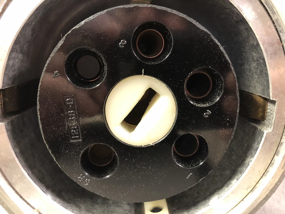 Crouse-Hinds SRG642D Dead Front Interlocked Receptacle 480VAC 60A 3 Pole 4 Wire - Image 3 of 4