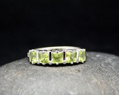 ECHTER PERIDOT RING gefasst in .925 STERLINGSILBER SCHNELLER KOSTENLOSER VERSAND!!!