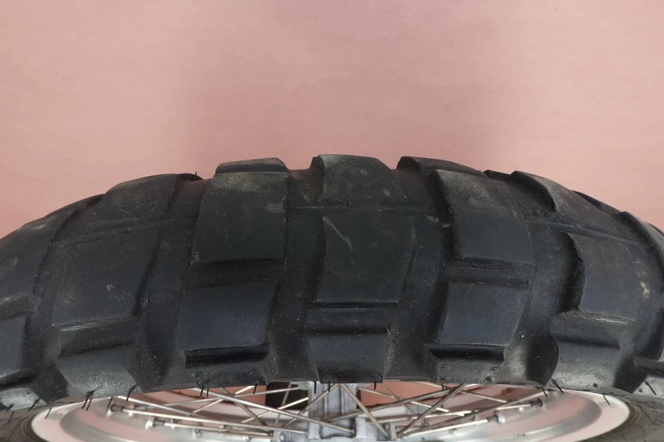 Llanta delantera Shinko BMW G650 GS G650GS 2008-2017 110/80 B19 Foto 3 de 4