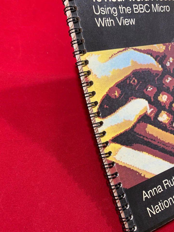 15 Hour Word Processing Using the BBC Micro with View Manual Guide Book - Image 2 of 4