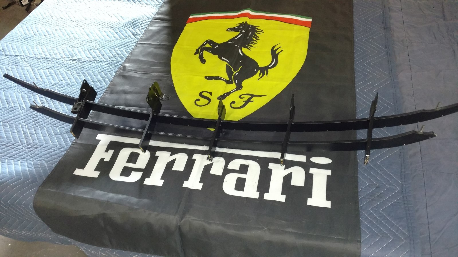 FERRARI F12 BERLINETTA FRONT BUMPER MIDDLE GRID GIRLL OEM 84934700