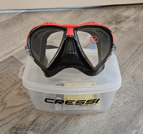 Cressi Matrix Mask in Black Flame Red, Freediving, Scuba, Snorkelling - Picture 4 of 10