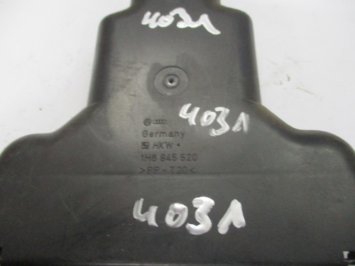 ORIGINAL VW Golf III Staubkappe Lampenträger Rückleuchte Hinten 1H6945520 DE