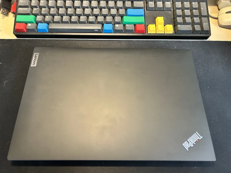 Lenovo ThinkPad L14 Gen 3 14 FHD Táctil - Ryzen5 Pro 5675U - 16GB RAM - 512GB SSD Foto 2 de 4