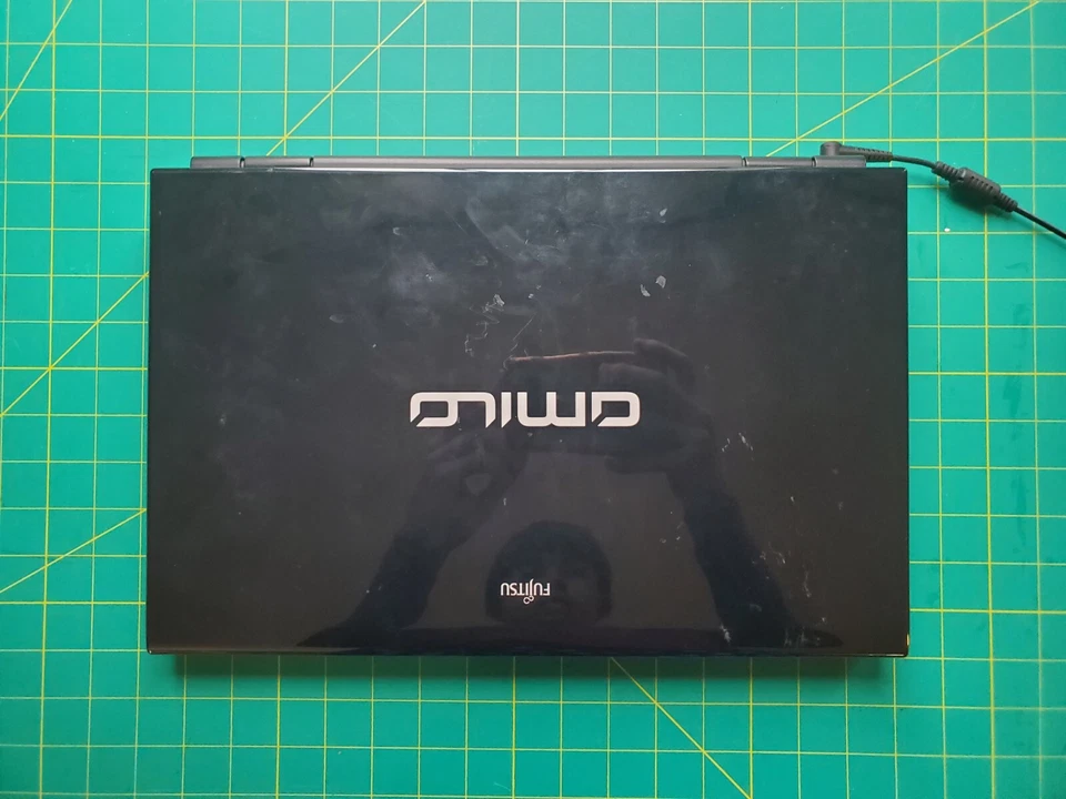 Fujitsu Amilo LI3710, Core2 Duo T7300 2 Ghz, 4 Gb RAM. Portátil retro sin sistema operativo sin disco duro Foto 2 de 4