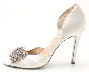 betsey johnson white shoes