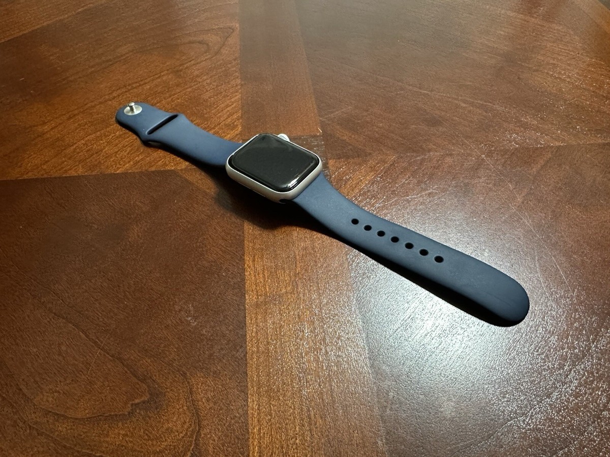 Apple Watch SE 1st Gen GPS 40mm Silver Aluminum Case Blue Band
