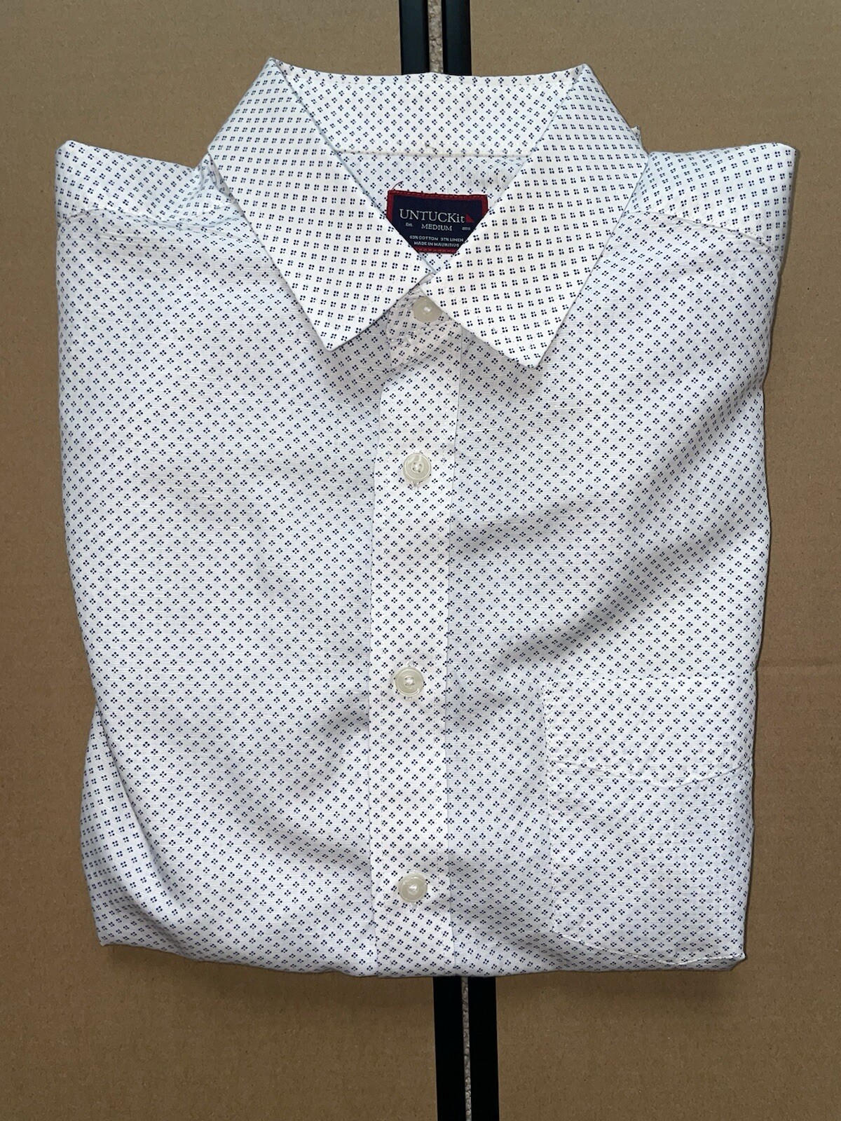 UNTUCKit Short Sleeve Button Up (Medium) - image 2
