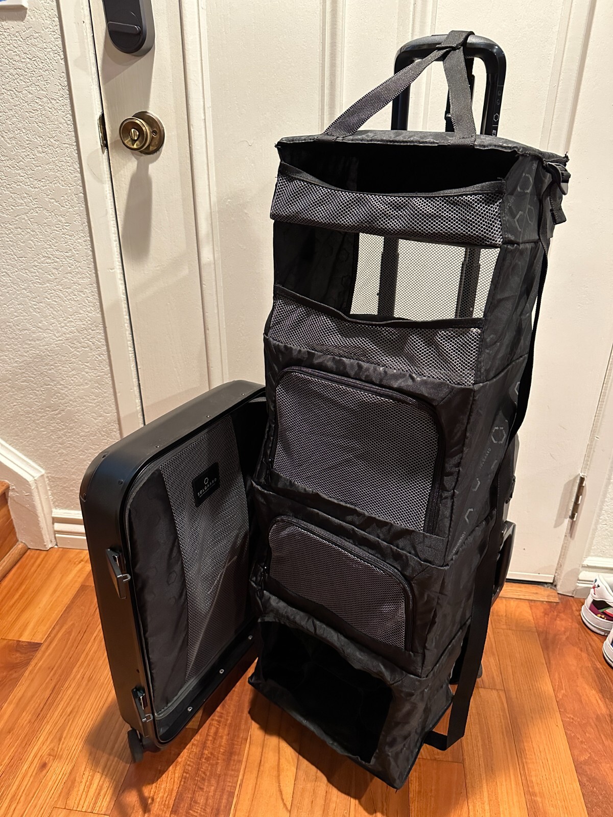 Solgaard 22" Black Large CarryOn Closet Plus 3.0 Suitcase w/USB