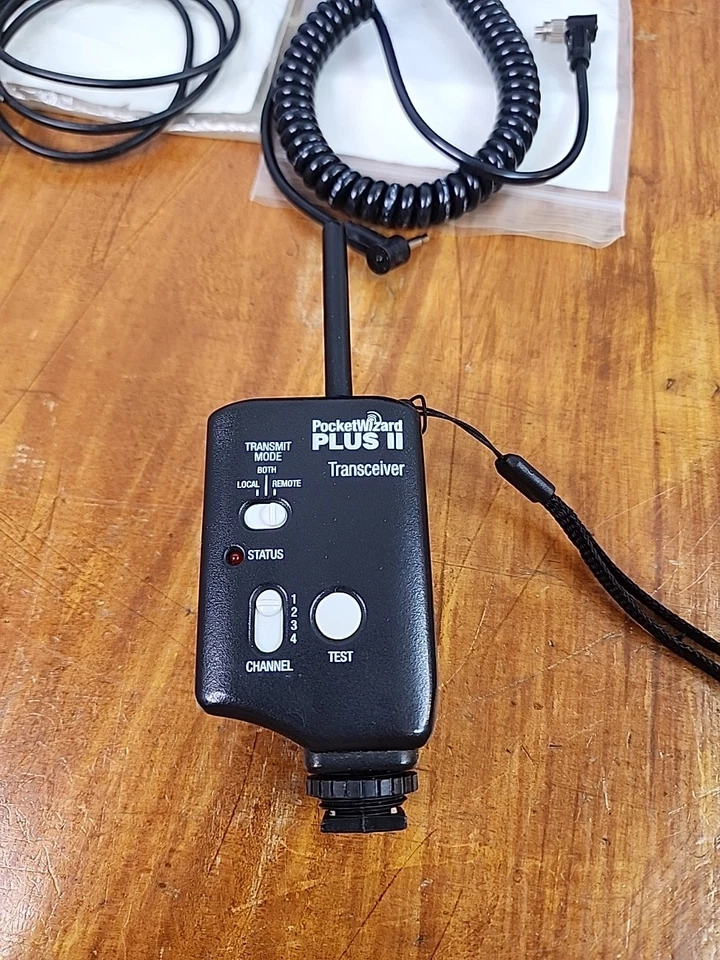 Pocket Wizard Plus II Transceiver with Sync Cables & Case Bundle Tested - Image 2 of 4