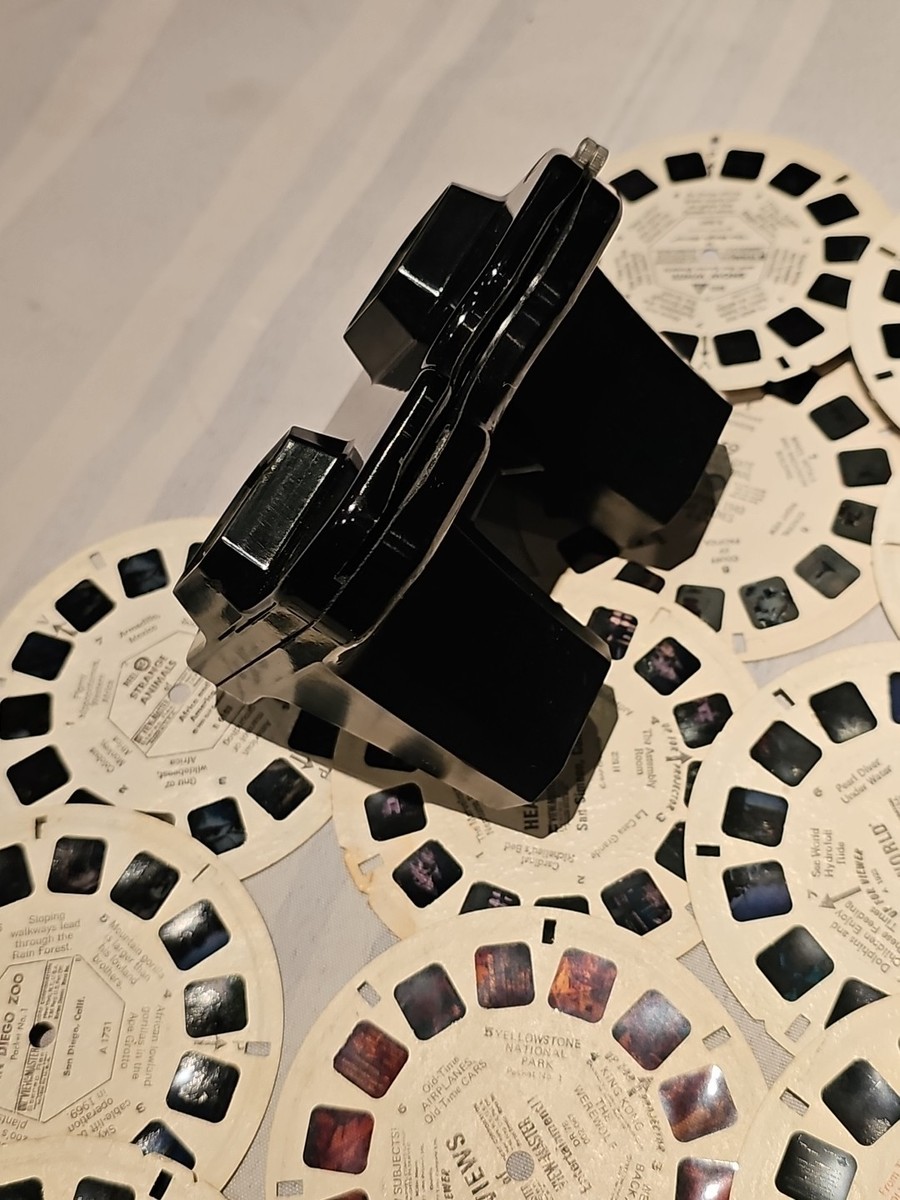 vintage view master stereoscope Original with 17 reels free