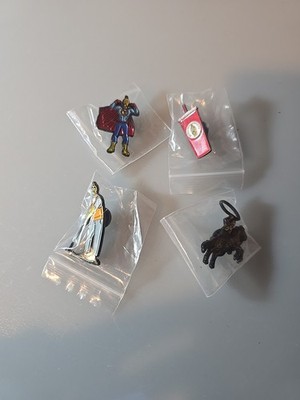 DAVE'S HOT CHICKEN PIN CHICKEN W/LASSO ON HORSE LIMITED EDITION Pin Set Of 4