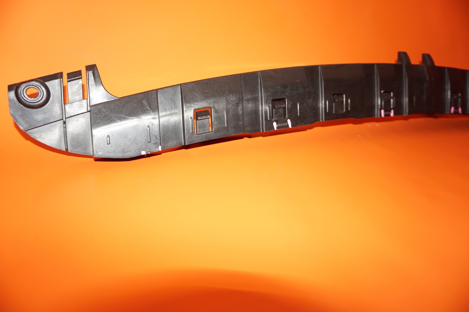 BENTLEY FLYING SPUR REAR BUMPER STRIP GUIDE PROFILE BRACKET 2015 2016 4W0807862