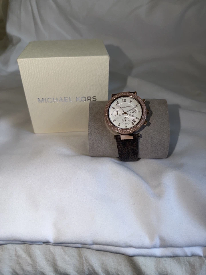 Reloj cronógrafo Michael Kors tono oro rosa con detalles de cristal Foto 2 de 4