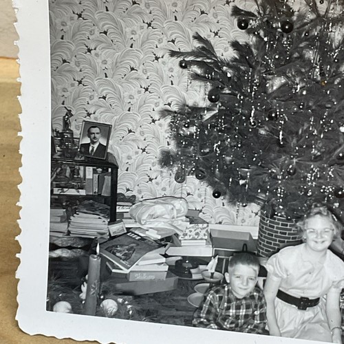 50er Jahre Fotos von Weihnachten Morgen Baum Geschenke Katze Wohnzimmer B47 - Bild 4 von 17