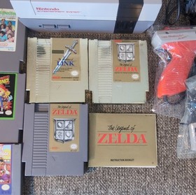 Nintendo Entertainment System Console Lot w/ Zapper, Games (Mario, Zelda, Bond)