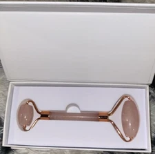 rose quartz facial roller Monat