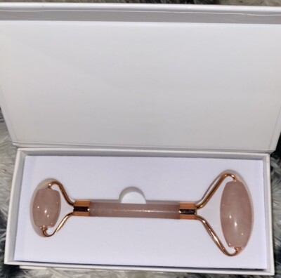 rose quartz facial roller Monat