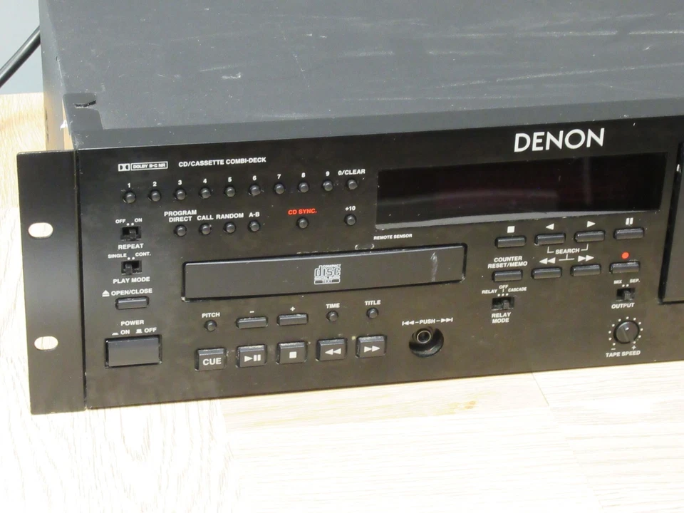 Cubierta de cinta/reproductor de CD estéreo profesional DENON DN-T625 necesita reparación Foto 2 de 4