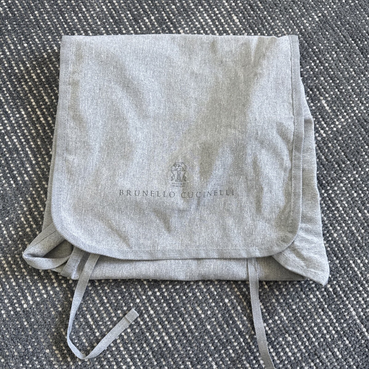 Echarpe gris clair Brunello Cucinelli cotelé gris anthracite