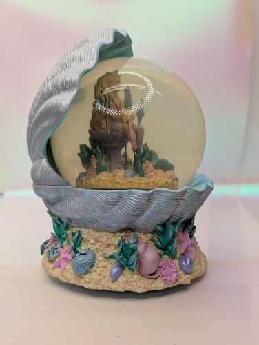 Barbie Magical Mermaid San Francisco Music Box Company Snow Globe 2002 Fonctionne - Photo 7 sur 17