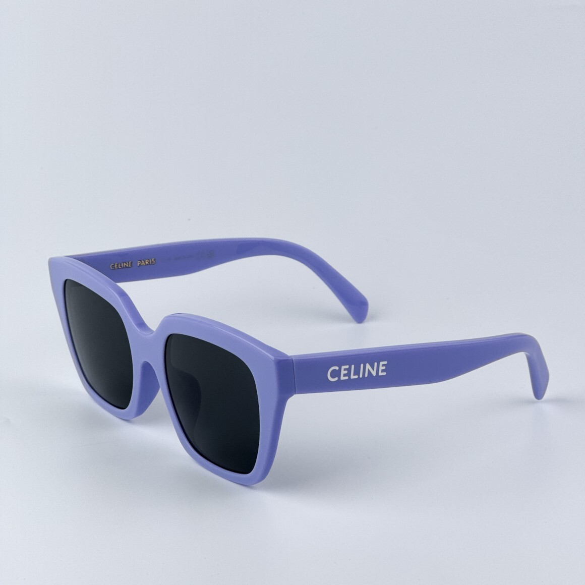 Celine CL40198F 78A Sunglasses Lilac Square Frame, Smoke Lenses Celine Women Sunglasses Shiny Lilac Smoke Grey Geometric  main image 3
