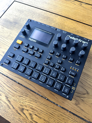 Elektron - Digitakt 1 - Drum Machine Computer und Sampler - OVP