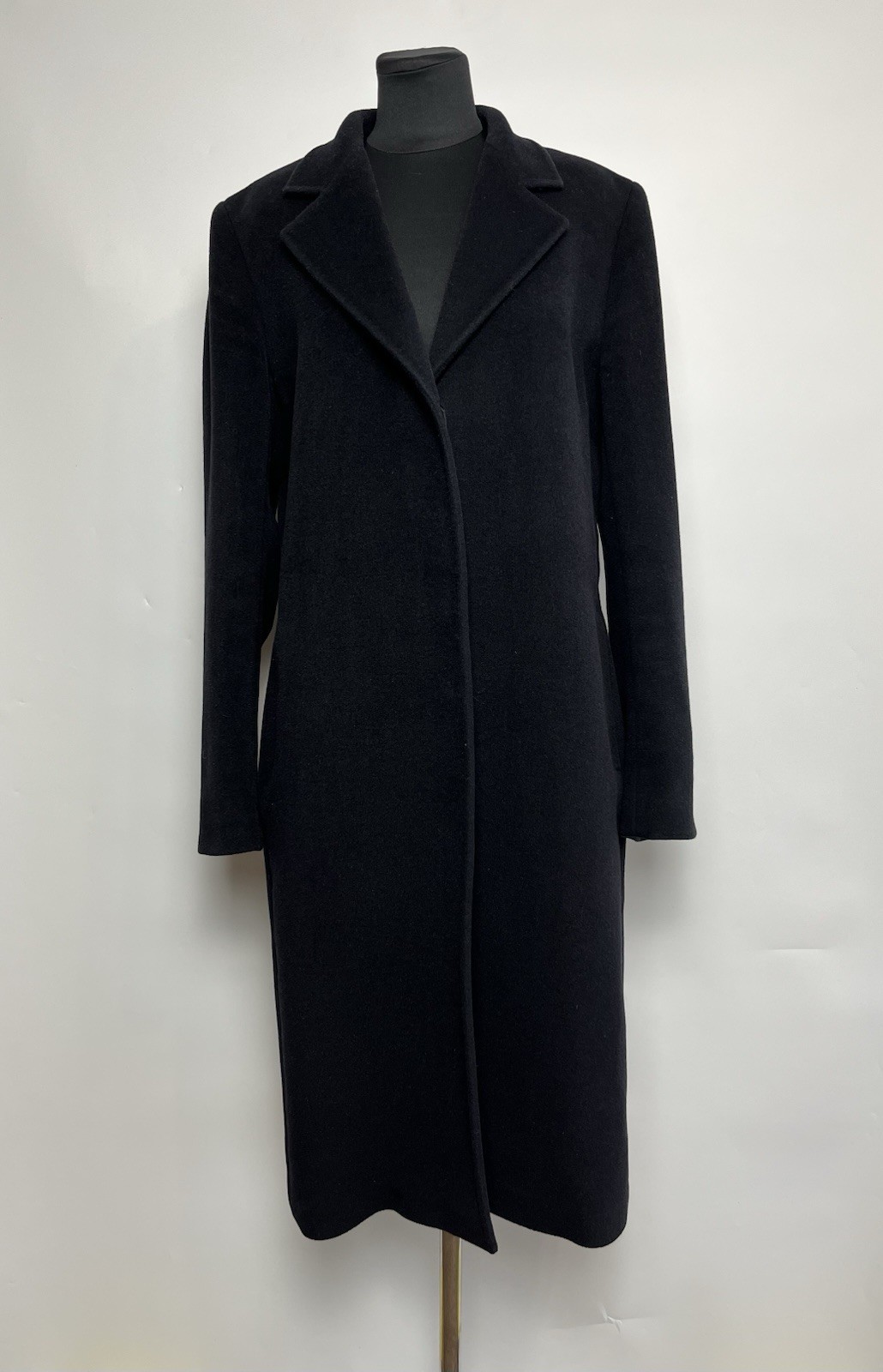 Women’s Wool Blend Coat Max Mara Classic Size 42 Black