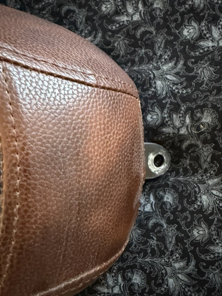 Сиденье Sportster коричневое искусственная крокодиловая кожа мотоцикл Harley б/у в отличном состоянии. - Изображение 4 из 4