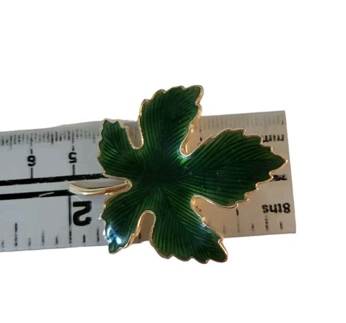 Spilla foglia d'acero smaltata spilla tono oro verde autunno raccolta ringraziamento autunno - Foto 3 di 5