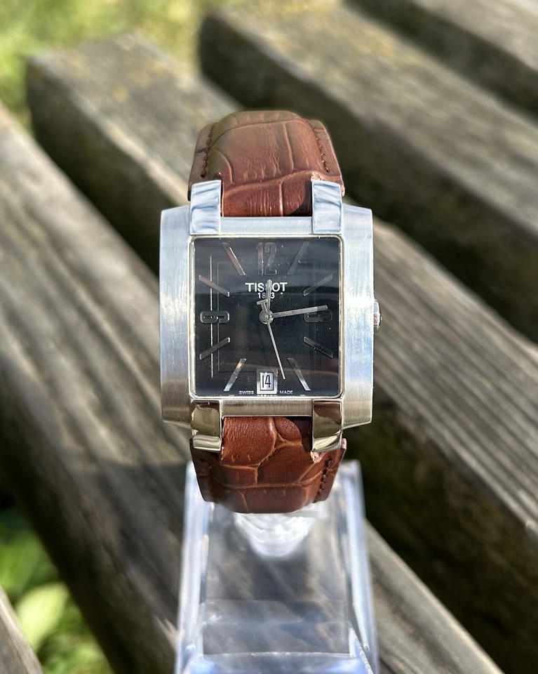 Reloj Pulsera Suizo Vintage Tissot 1853 TXL T60 Cuarzo L860/960K Reloj Años 2000’s Foto 3 de 4