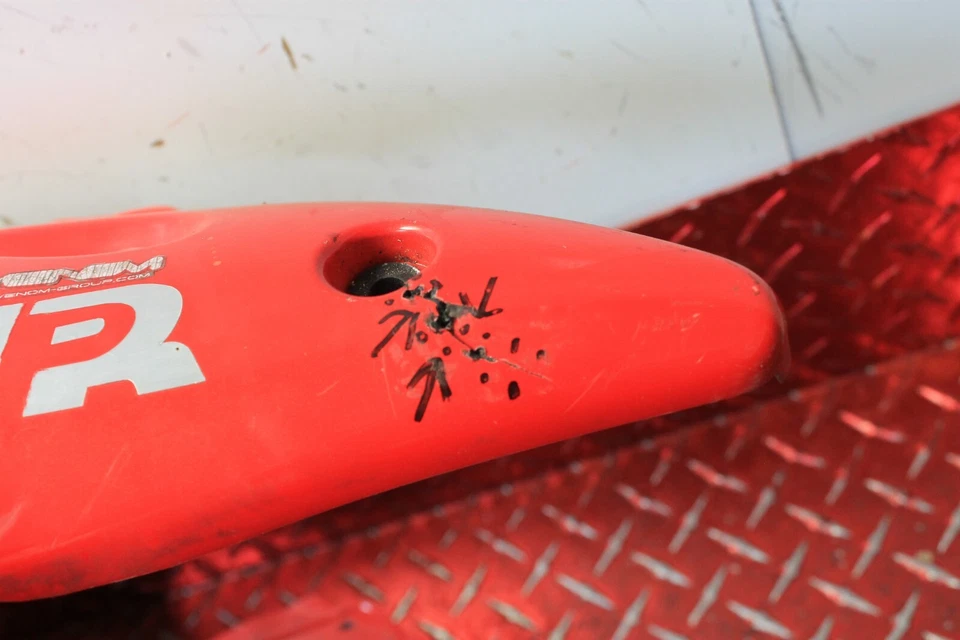 Hayabusa 2008-2020 OEM carenado trasero plástico desvanecido por el sol HB154 Foto 2 de 4