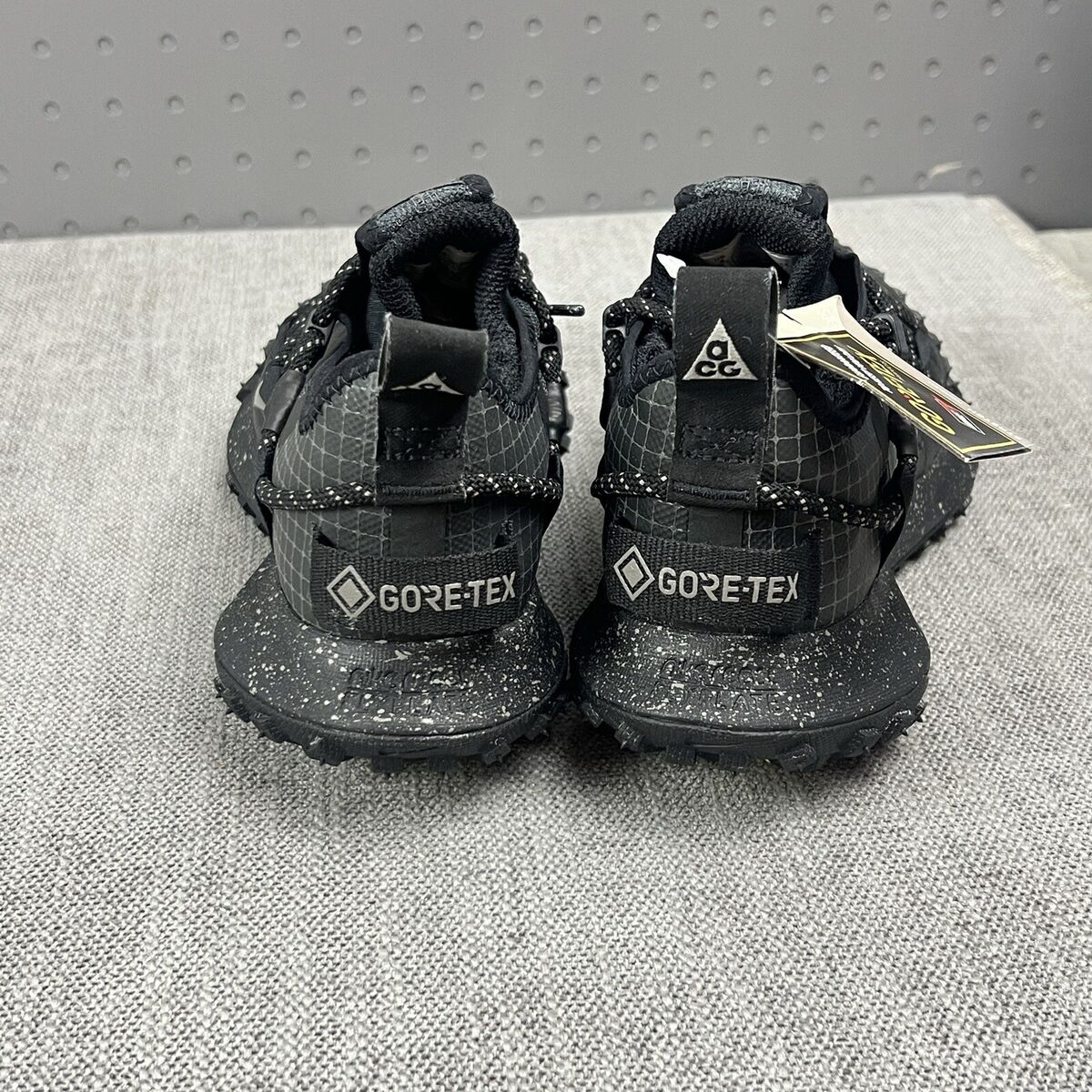 Nike ACG Mountain Fly Low GTX SE Black Grey Hiking DD2861 Nike ACG Mountain Fly Low GTX SE Black Grey Hiking DD2861