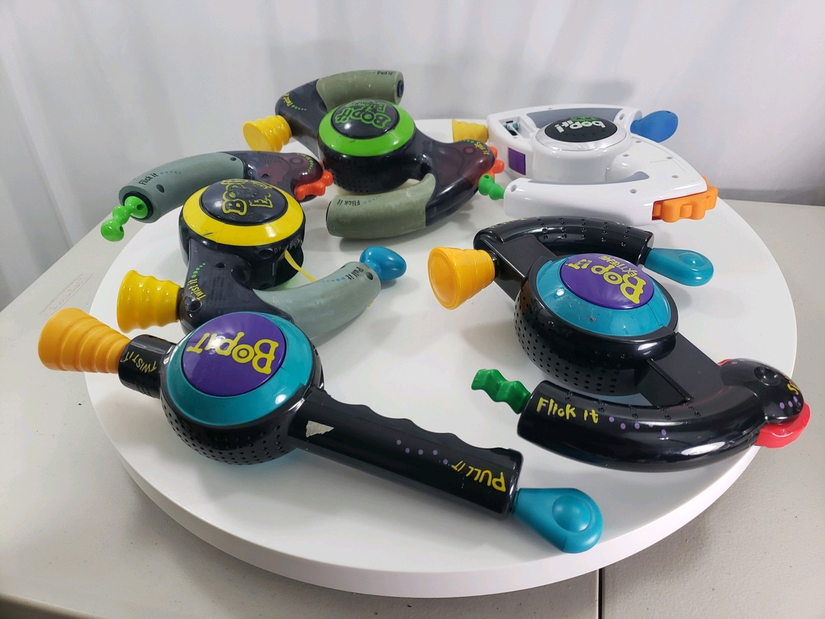 (未使用･未開封品)　Bop It! Game df5ndr3 Hasbro Gaming Bop It! Electronic Game E6393 for Kids Ages 8