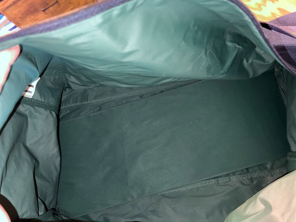 Tommy Hilfiger Classics Blue Nylon Duffle Bag, Outer Pockets Adj. Strap, VG Cond - Image 2 of 4