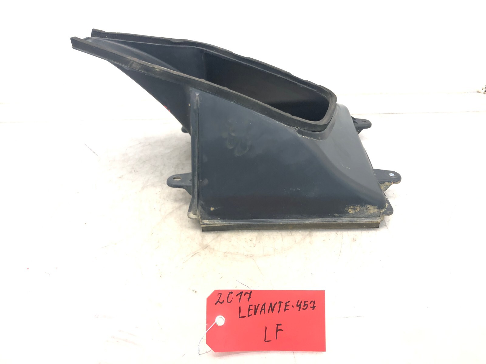 2017-2020 MASERATI LEVANTE 3.0L LEFT DRIVER FRONT INTERCOOLER INTAKE DUCT OEM