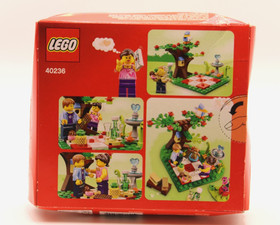 LEGO Seasonal: Romantic Valentine Picnic (40236)  126 pieces 