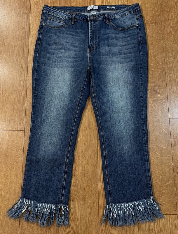 Judy Blue Los Angeles Women's Size 2XL (38x26) Cropped Fit Boho Raw Hem USA