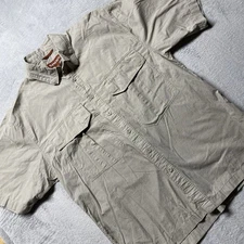 SIMMS Shirt Mens Medium Khaki Fishing Hiking Trail Camp Short Sleeve Button Up