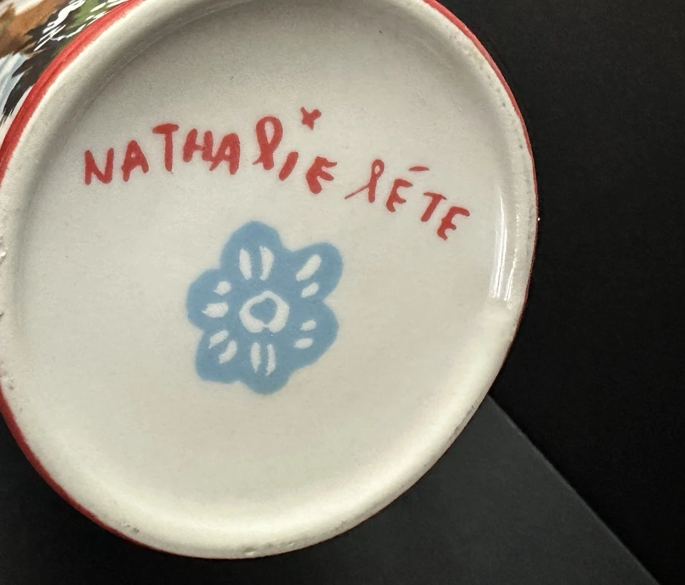 TAZA DE CAFÉ ROJA ANTHROPOLOGIE Nathalie Lete SNOWY SALUTATIONS Bonne Annee 4" Foto 3 de 4