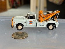 Greenlight 1969 Chevrolet C-30 Dually Wrecker - Gulf