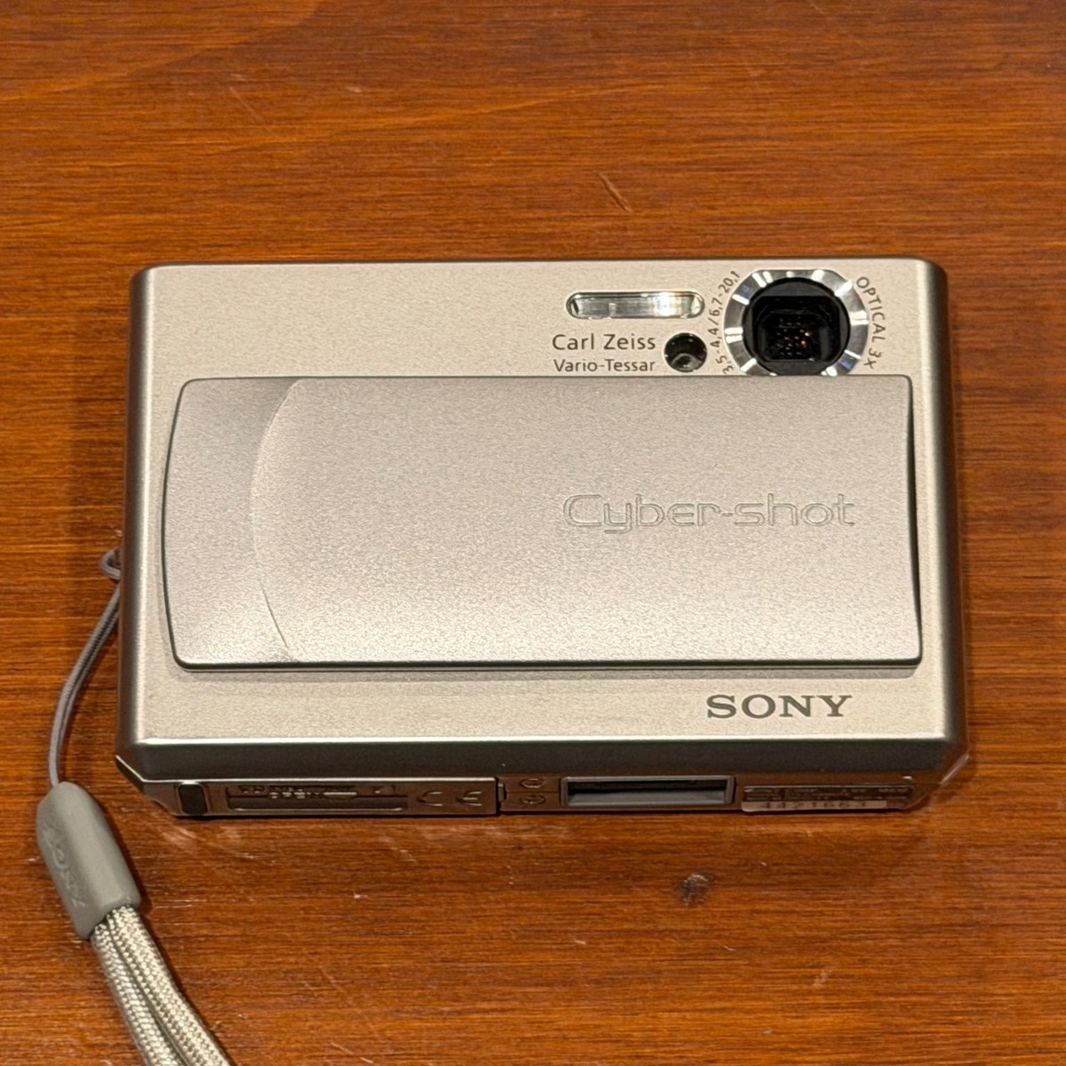 Sony Cyber-shot DSC-T1 Digital Camera 5.0MP 3x Optical Zoom Silver