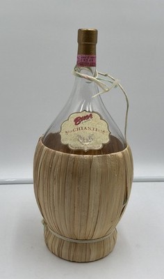 Buca Di Beppo Chianti 2006 Empty Straw Covered Fiasco Wine Bottle Italy Decor